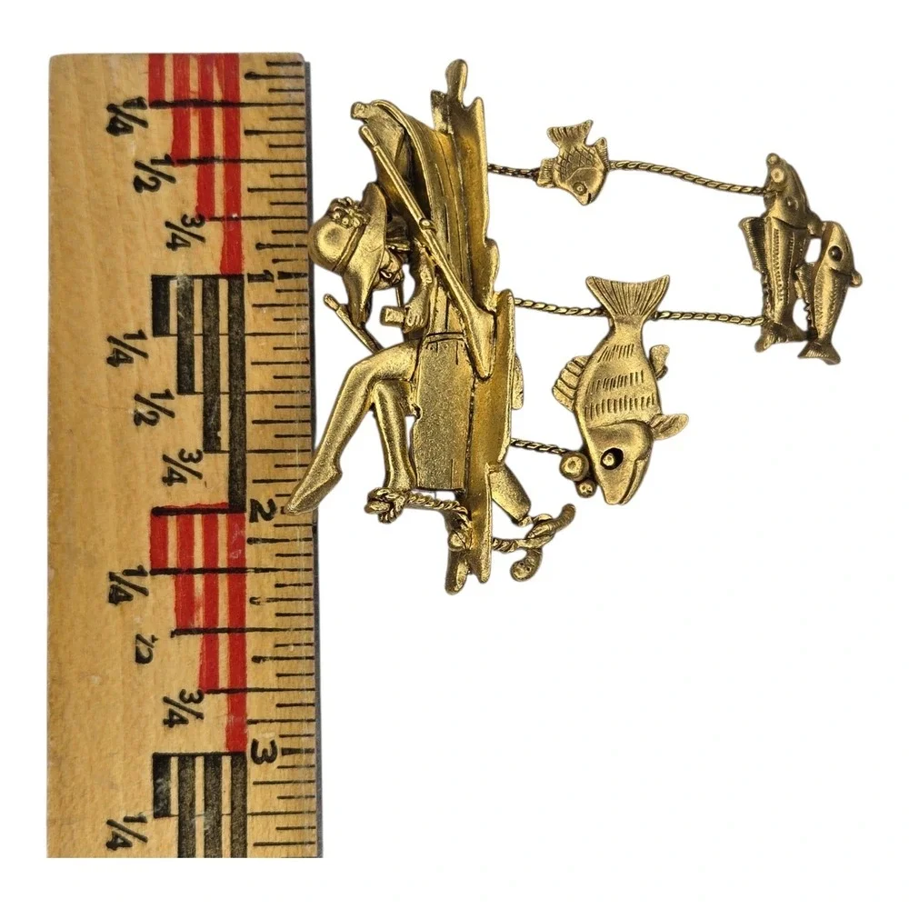 Danecraft Brooch Gold Tone Gold Vintage Fishing Rowboat Dangle Novelty Pin